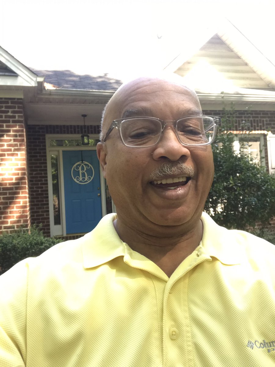 SigmaMan's tweet photo. Happy #Friday #ecmsimps I am rockin #yellow today for the class color! Have a GREAT weekend #ecmsimpstrong #gameonimps https://t.co/KOzbjXRjze