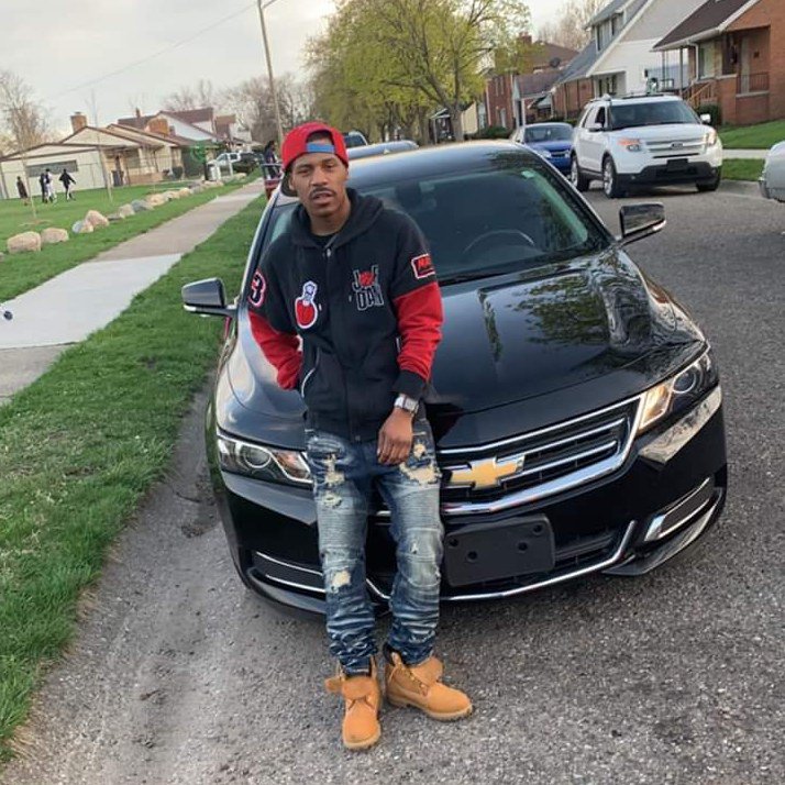 LongShegotmoney's tweet photo. Come hangout with me > come talk some shit on #BIGOLIVE https://t.co/Air6ttlN5y https://t.co/OsBFqwn9cd