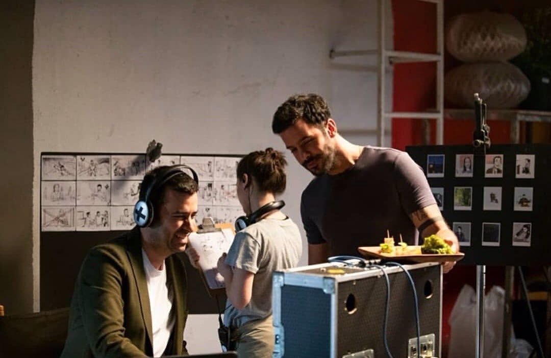 baafc2's tweet photo. باريش من كواليس التصوير ♥️
#barişarduç https://t.co/uvQEvnsBKd