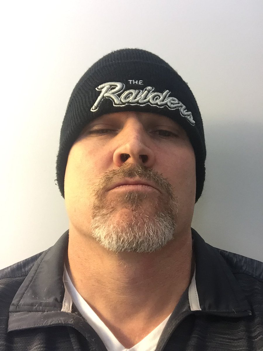 Tingle couldn’t take the beard anymore. Which look should he go with?