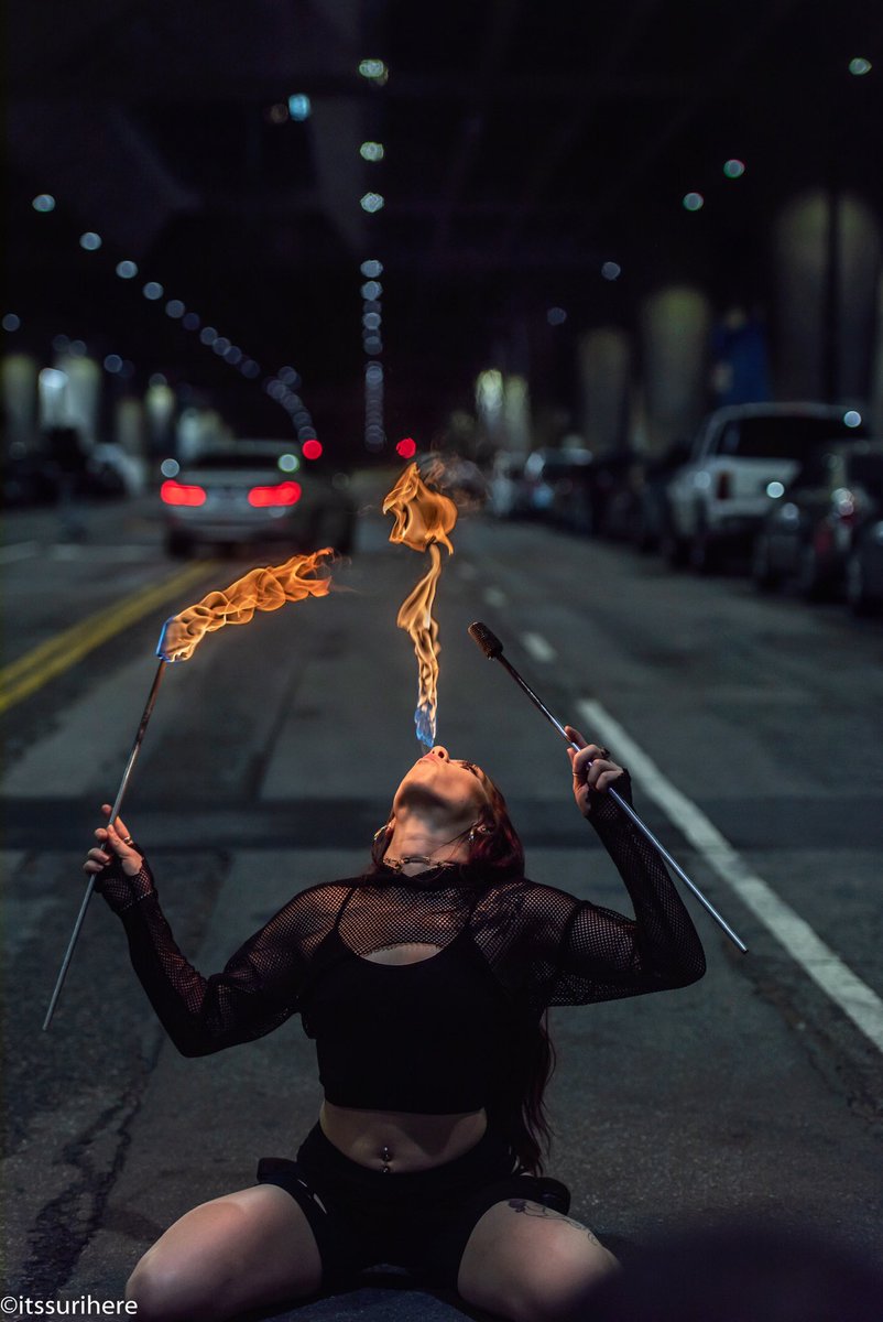 Rhianahharleigh's tweet image. Happy #flowartsfriday 🔥 

Hollow torches from @firegroove ✨

Captured by @ itssurihere on IG📸 

@UnitedFlowArts