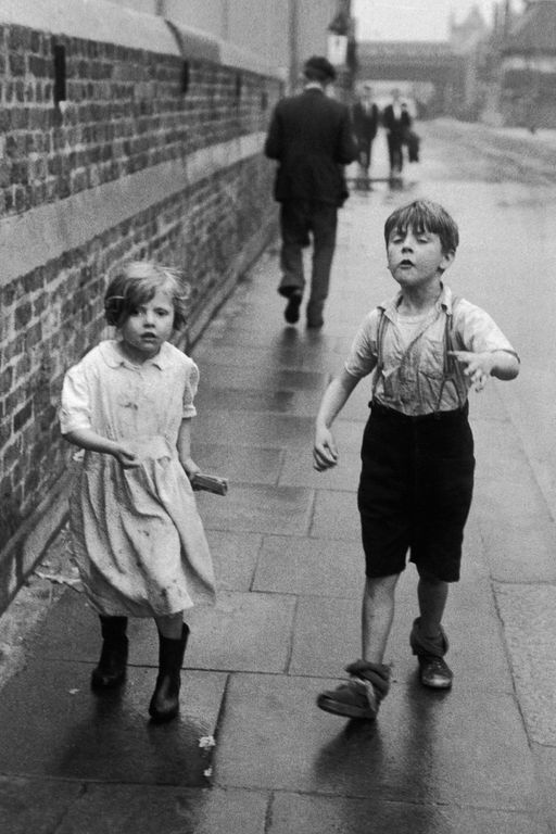 YourWullie's tweet photo. When kids ruled the streets. 
.
In the summer of 1954, the streets of London were overrun with kids enjoying their summer holidays.
Thurston Hopkins captured them for a Picture Post photo essay entitled “Children of the Streets" https://t.co/bHQ1vVLMjH