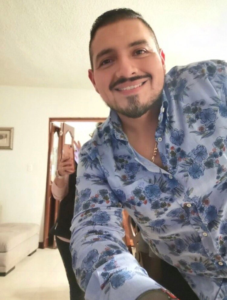 porlasnudesvivo's tweet photo. Me prende este #Hetereo está bien bueno y peludito 🔥🍆🤤 https://t.co/TtdAyEsZ6j
