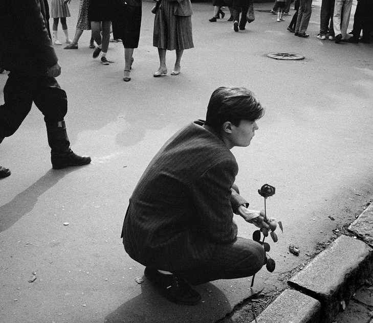 “sürekli bir anlam ararsan, gerçekleşmekte olan her şeyi ıskalayacaksın.” der Tarkovski. “çok fazla derin düşünen bir insan, hayatın neşesini kaçırır.” diye ekler Goethe.