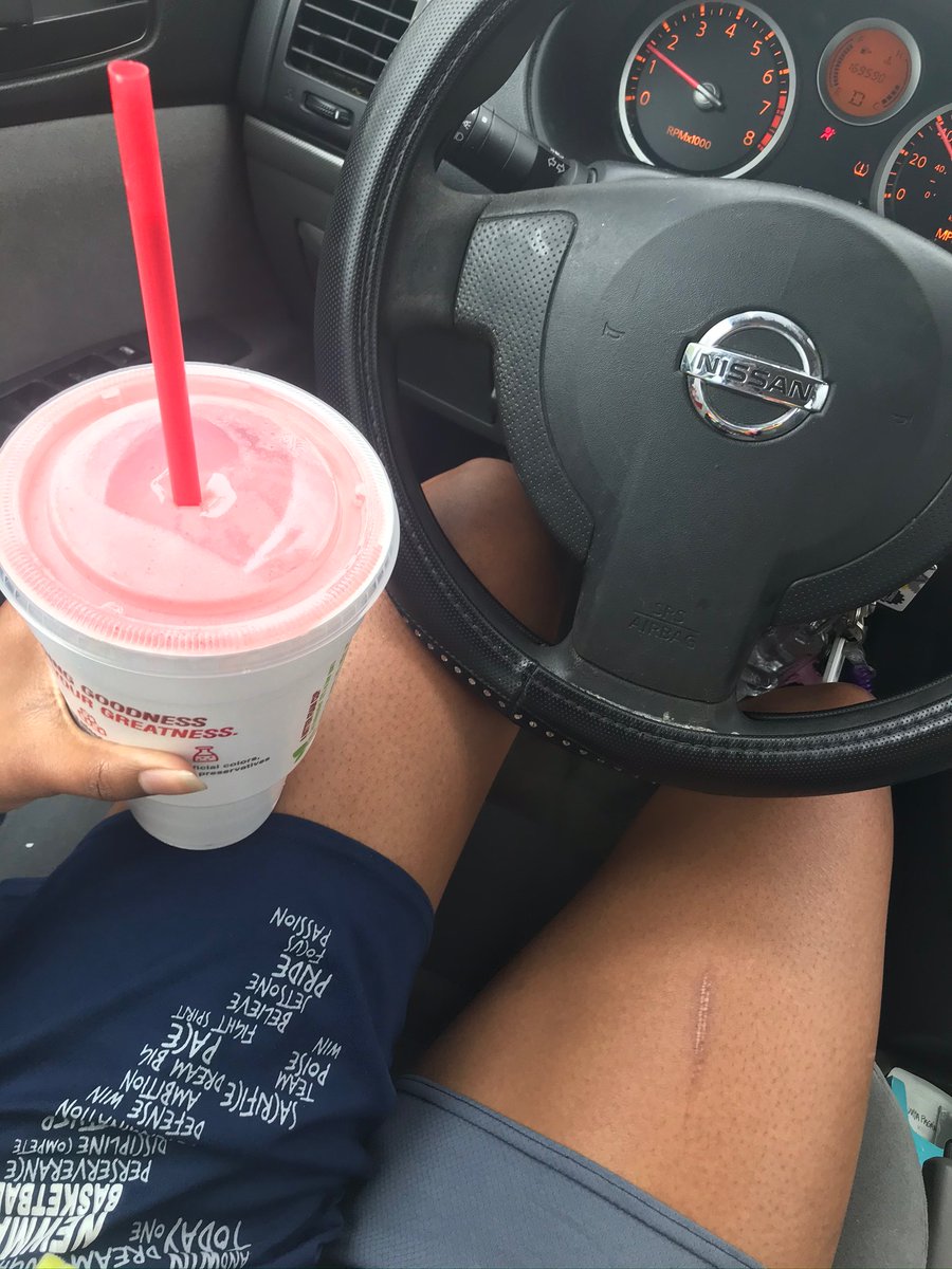AmoniW10's tweet photo. Breakfast Timeee! Banana berry treat with a scoop of protein, and a bag of pretzels. Breakfast at 3:30pm...lol. GO LADY JETS! 🏀
#NUNormal
#JetPride https://t.co/yo7GyEmxnj