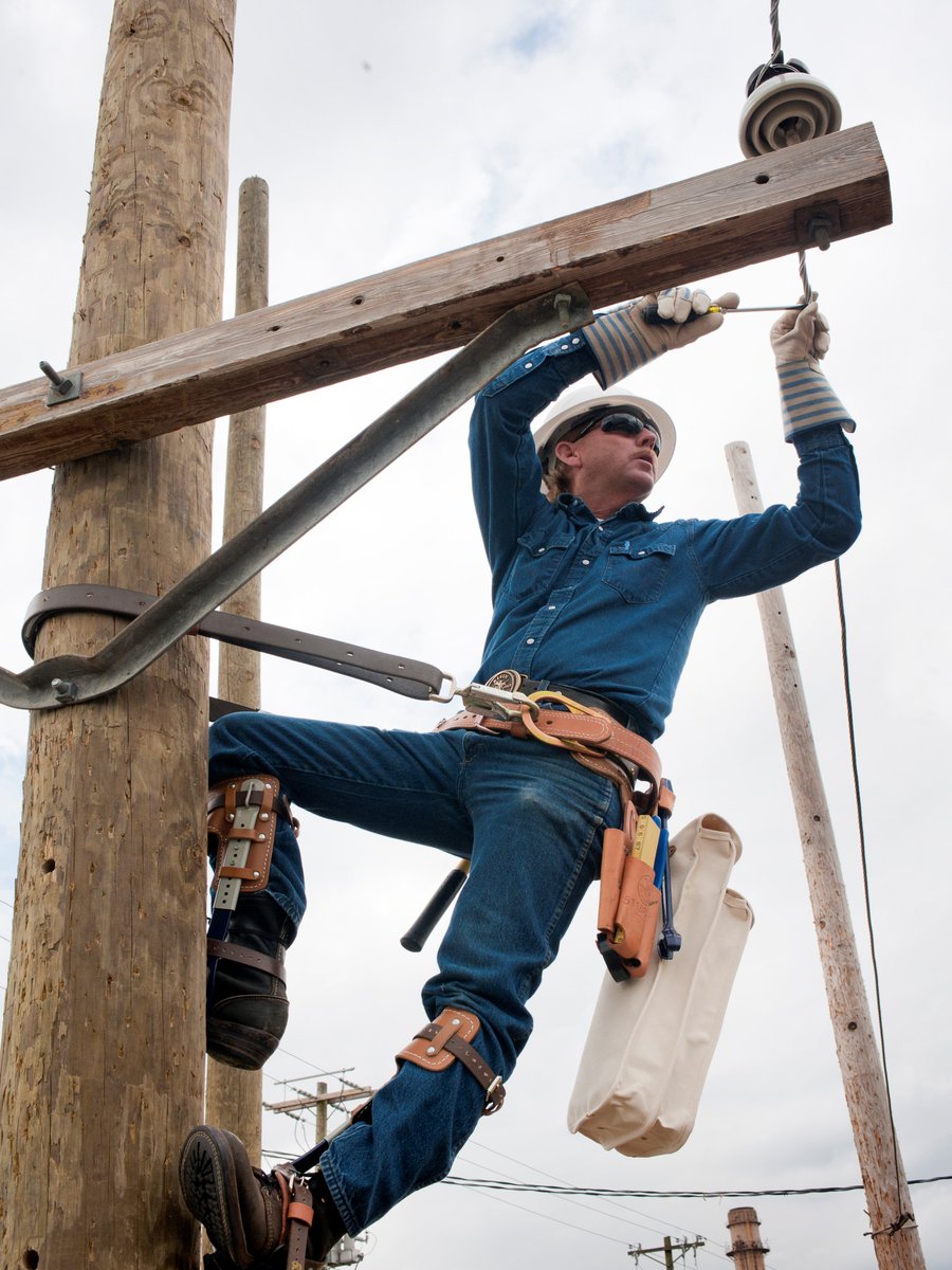 Klein_Tools's tweet photo. Tomorrow is National Lineman Appreciation Day, which is dedicated to the 115,000 lineworkers in the U.S. Check out our latest blog which gives a brief history of the holiday: https://t.co/DyksuqUid0 https://t.co/aEFkZEFwtz