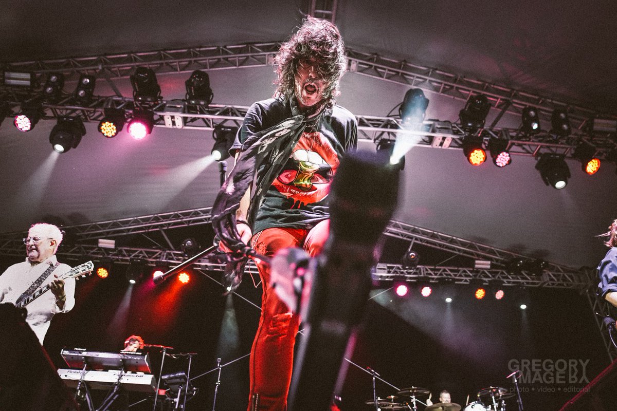 Foreigner tweet media