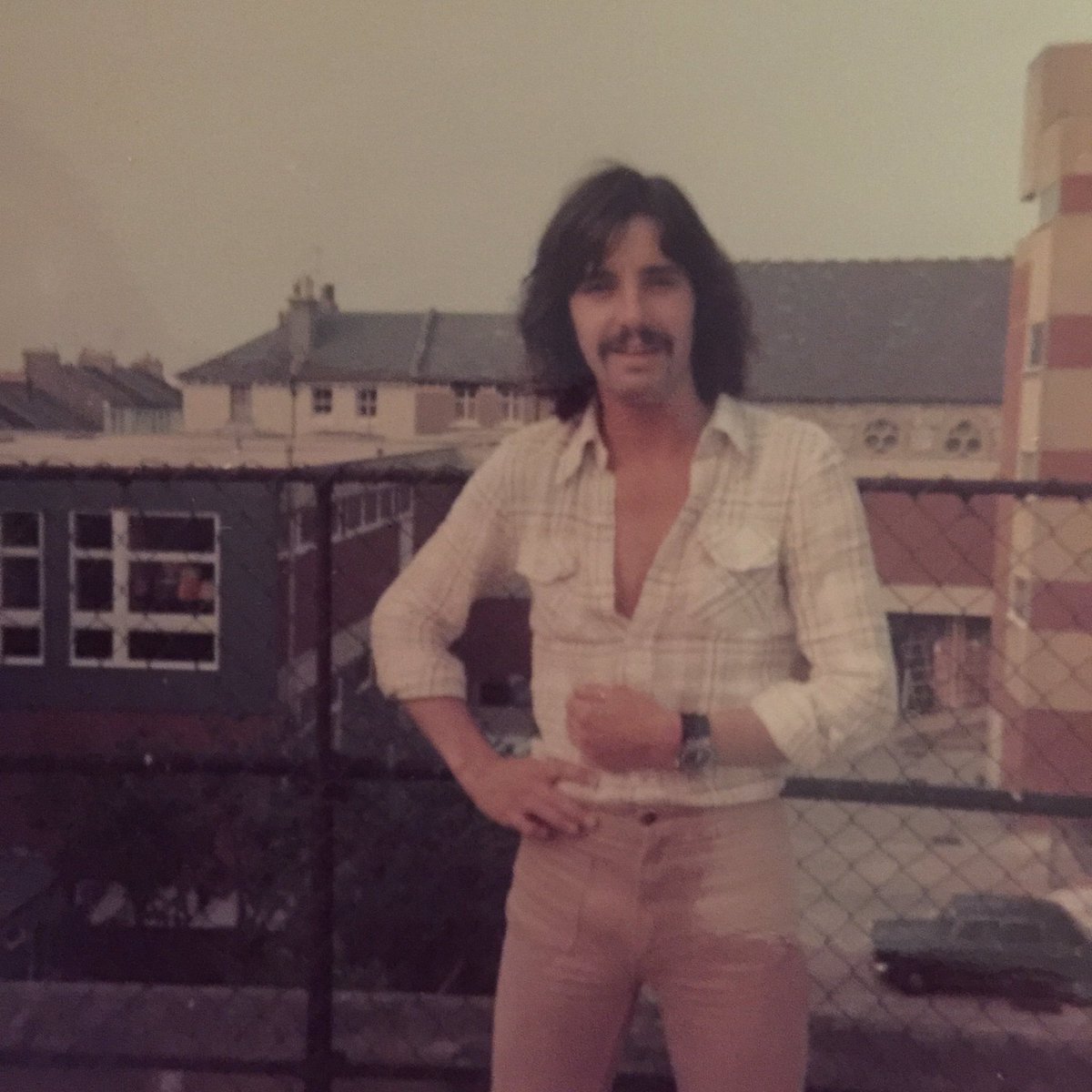 JohnnyMacGuitar's tweet photo. #meattwenty Here goes.  Self-enforced rock muso look.  So not me, but in my defence was a few years ago https://t.co/RIUe7TV7Li