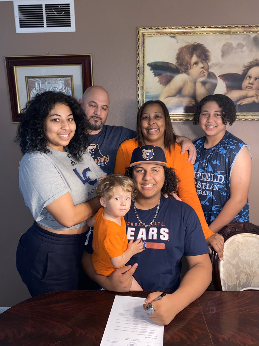 Never got to properly sign... So here’s a toast to new beginnings with the people who started it all!🐻 Blessed to be a bear