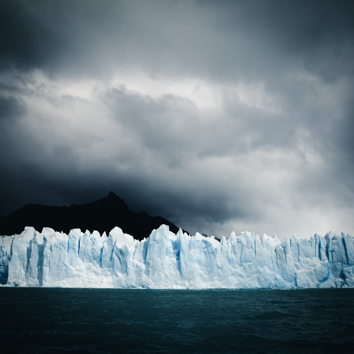 Discovery's tweet photo. One of the most majestic glaciers in the world, Perito Moreno. 

Photo + Caption: Pie Aerts (@pie_aerts) https://t.co/gscWMOEh8F
