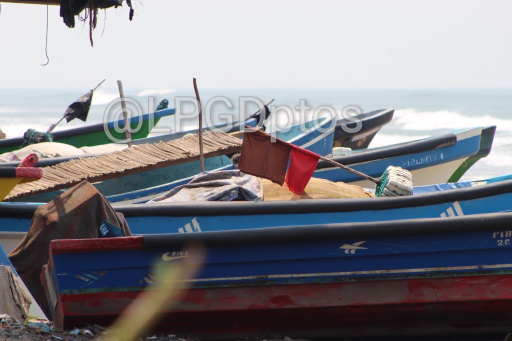 LPGDptos's tweet image. &quot;Fue el teniente Trejos el que me golpeó en las piernas, me arrodilló y me golpeó en la cabeza, y sino llega un primo, no se que hubiera pasado. Después me dijo: alistate $300 y allí que muera, osea quería que le diera dinero para dejarme ir&quot;, relató un pescador. @prensagrafica