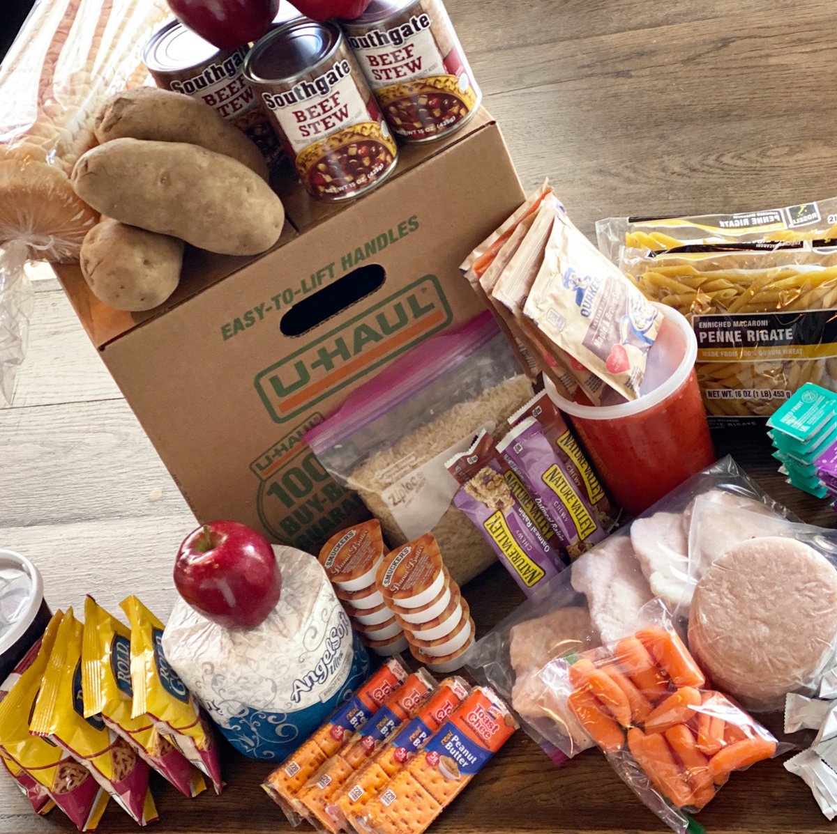 We have partnered up with Wine to Water and Lonerider to bring our friends and family in the bar and restaurant industry some essentials at no cost!! Each Thursday and Friday from 3pm-6pm we will have care boxes containing food along with some TP and soap!! 🧻 🧼
#onward