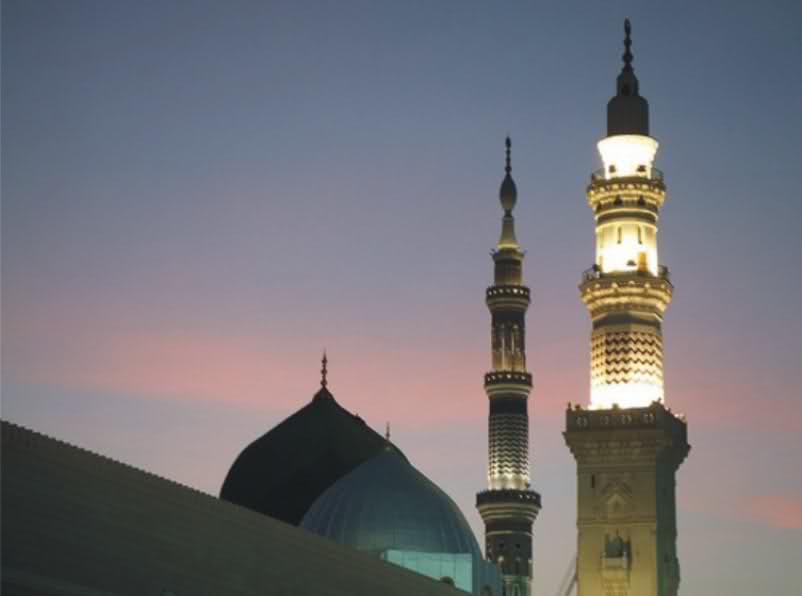 HamdONaat's tweet photo. ذکر تھا آخری مہینے کا 
تذکرہ چھڑ گیا مدینے کا 
حاجیو مصطفیٰ ؐ سے کہہ دینا 
بے سہارے سلام کہتے ہیں https://t.co/Vof4nsXHyI