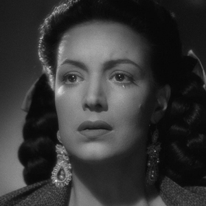 "Si algún mérito tengo es saber servirme de mis ojos, que conducen a las cámaras en la tarea de aprisionar no sólo los colores, las luces y las sombras, sino el movimiento que es la vida"

¿Cuál de sus escenas recuerdas más?

Gabriel Figueroa en #Gaceta22: shorturl.at/lsyzC