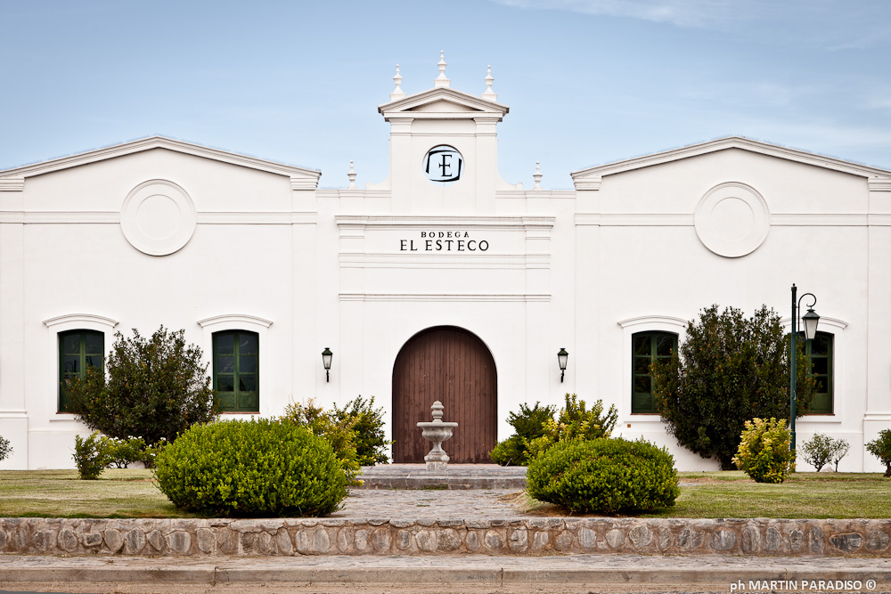 El Esteco Winery, founded in 1892, a great winemaking team working to produce premium wines to share all around the world!! 🍷

#MalbecArgentino  #MalbecWorldDay #WiningHourChat