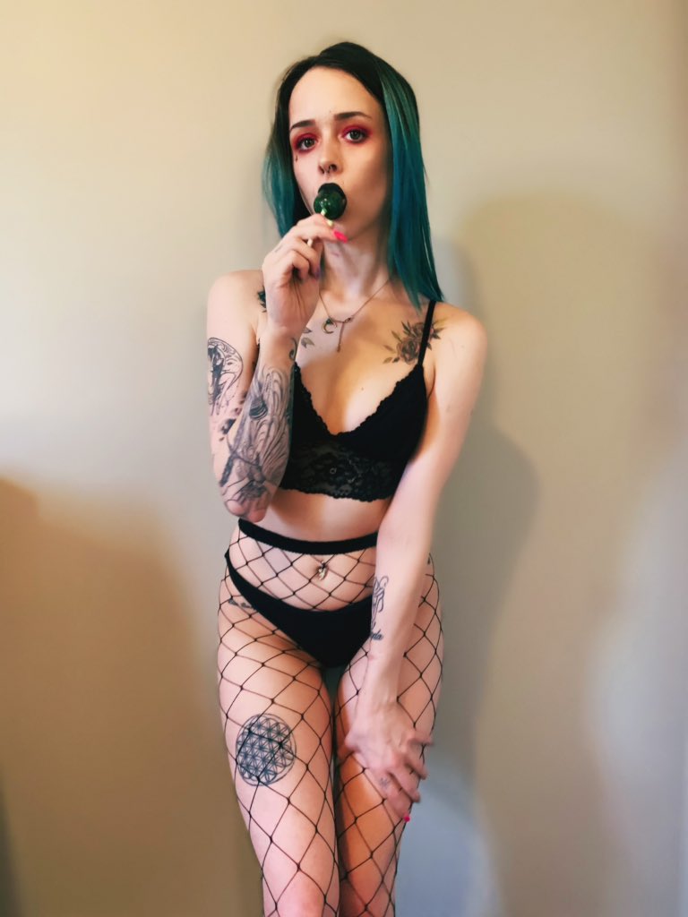 Princess Han 💙 (@Shybabyd0lly) / X