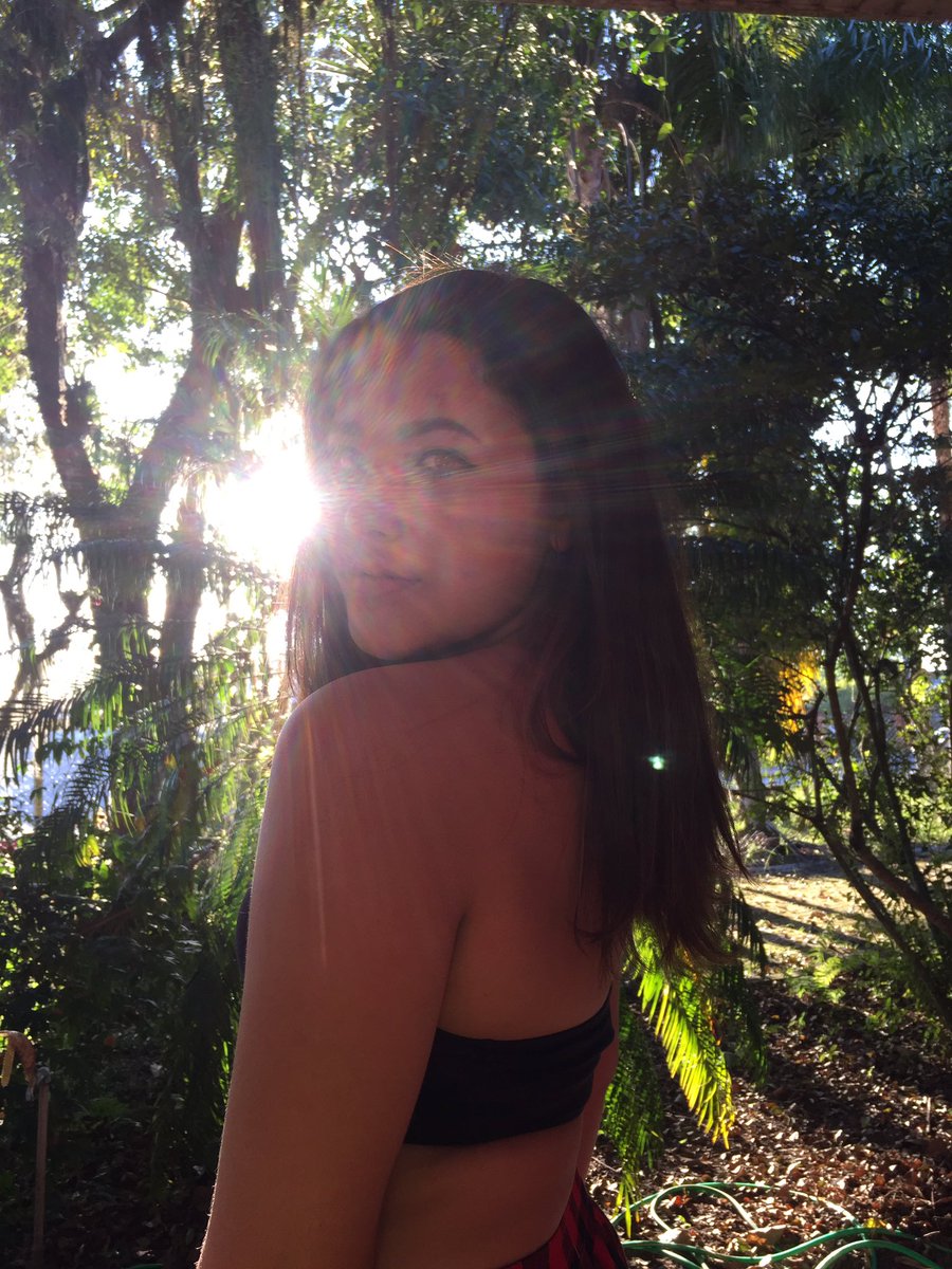 lua_sena2 tweet picture