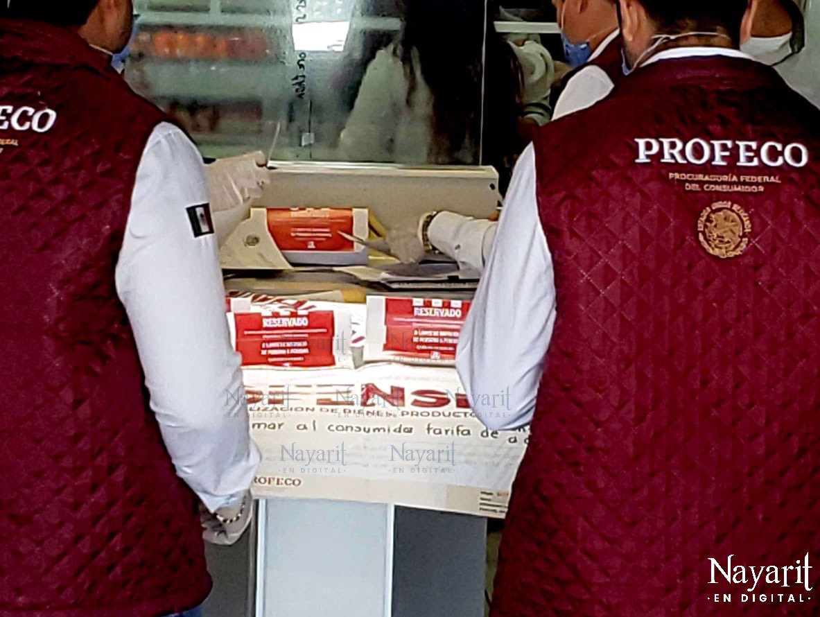 NayEnDigital's tweet photo. Discrimina @KFC_MEXICO a personal de @CruzRoja_MX @enTepic Nayarit.

Se nos informó que personal de este KFC negó el servicio a elementos de Cruz Roja, ya que temían posible contagio de Covid-19. @Profeco procedió a suspender las labores, previa denuncia ante @NayaritFiscalia. https://t.co/j3lSbJrUMP