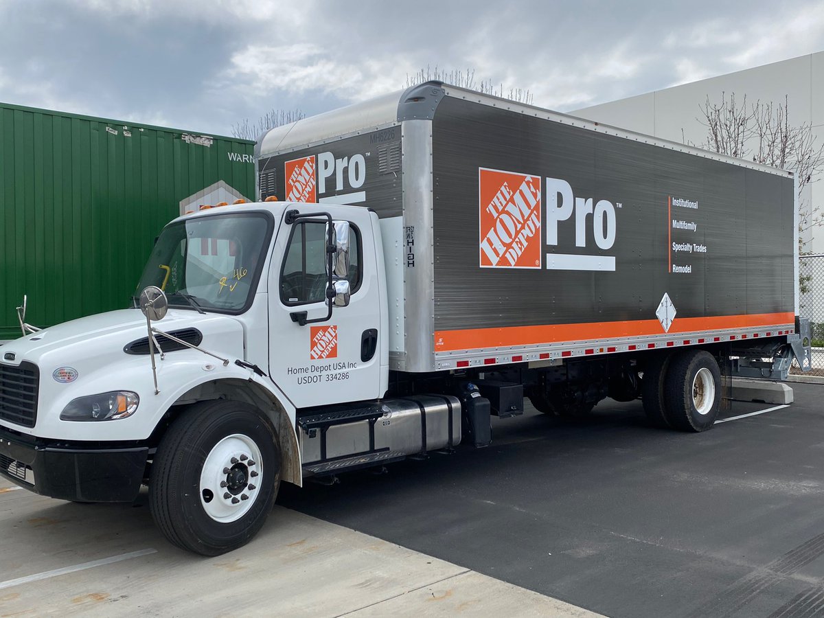 DL5987's tweet photo. These new Trucks @3273 look like mini studios!! #wearethatbuilding @dougschmidt23 @treese_5520 @wjackblair @Mcgalec99 @troyer_paige @Travis0703 @_ian_phelps @MarkQHolifield @StephSmithTHD @patmx1 @lennyatdepot @paullarkinhd @BacklinLisa @JacquelineOseg6 @patriciaberrio8 https://t.co/eq85xqu6AP