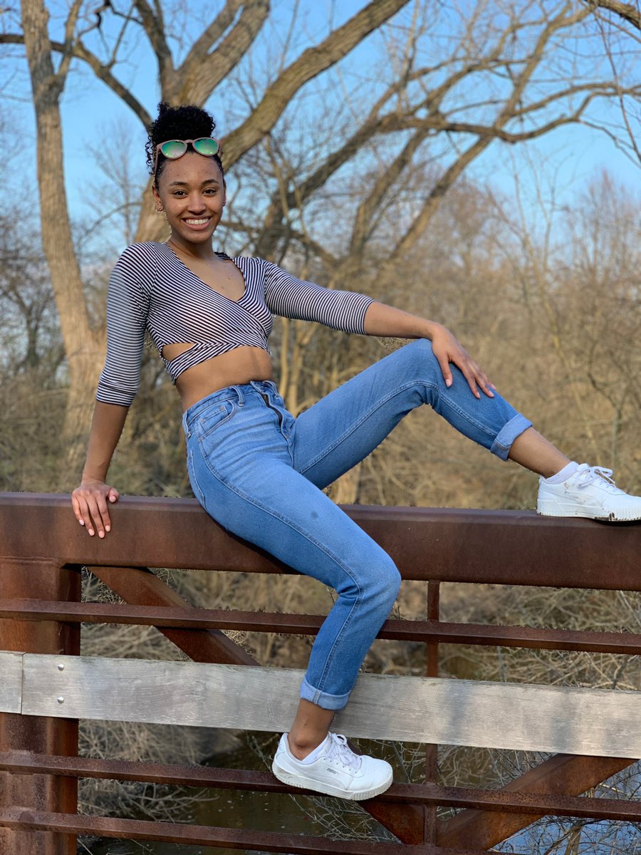 lcswimming_'s tweet photo. Senior Spotlight💙🎓
Name: Michaela Spears
Events: 200 IM &amp; 100 Breast
College: Howard University🔴🔵
Major-Sports Medicine, Minor-Biology https://t.co/C55ffrfoCV