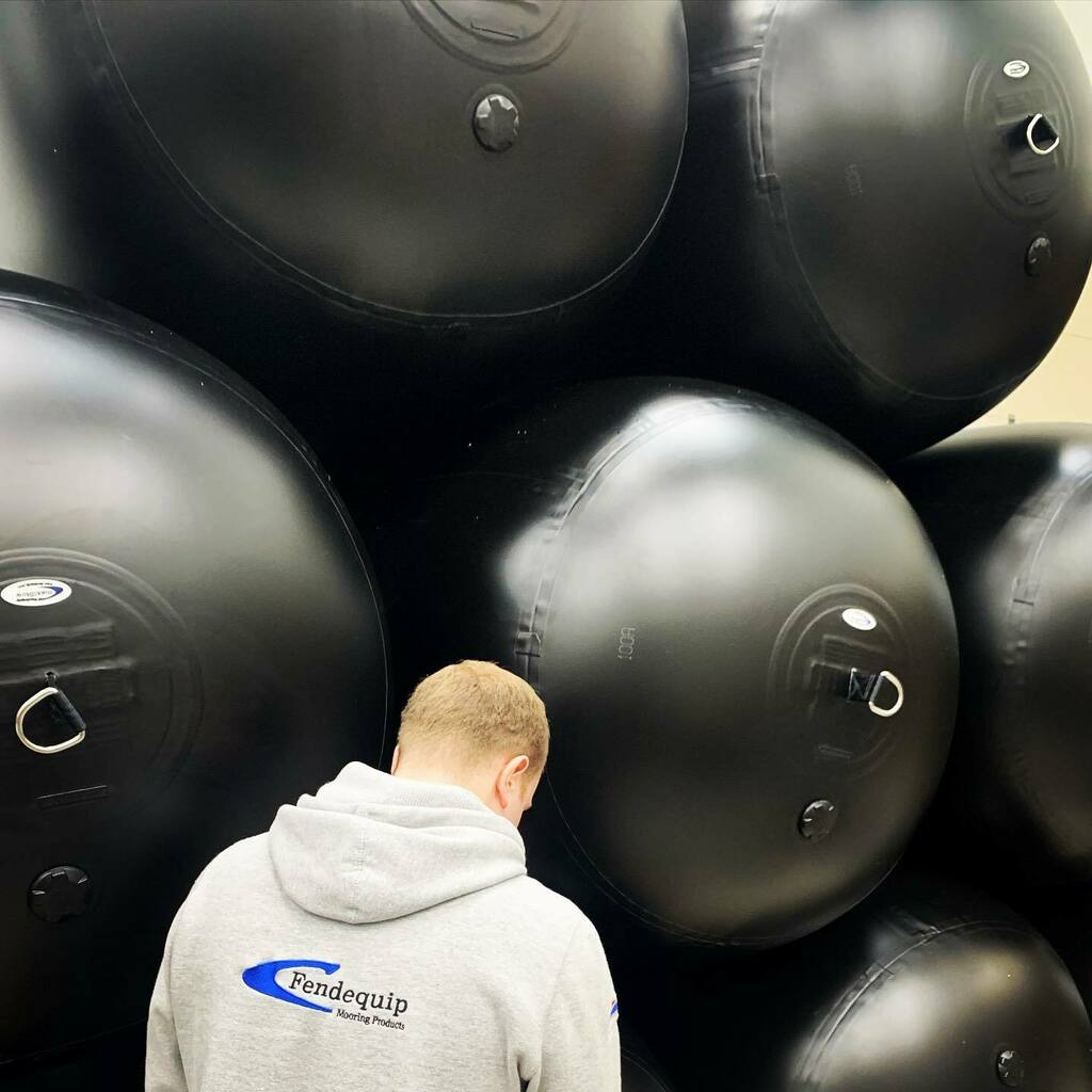 Fendequip's tweet photo. maxiStow #PU inflatable fenders in 72hr pressure test... .
.
Also available in #HYPALON and #HDPVC #inflatableFenders #yachtFenders #mooringFenders #superYachtFenders #HYPALONfenders #PUfenders #HDPVCfenders #boatFenders #maxiStow #FENDEQUIP
. https://t.co/5WdD3Pvawi https://t.co/jQDW02JnUm