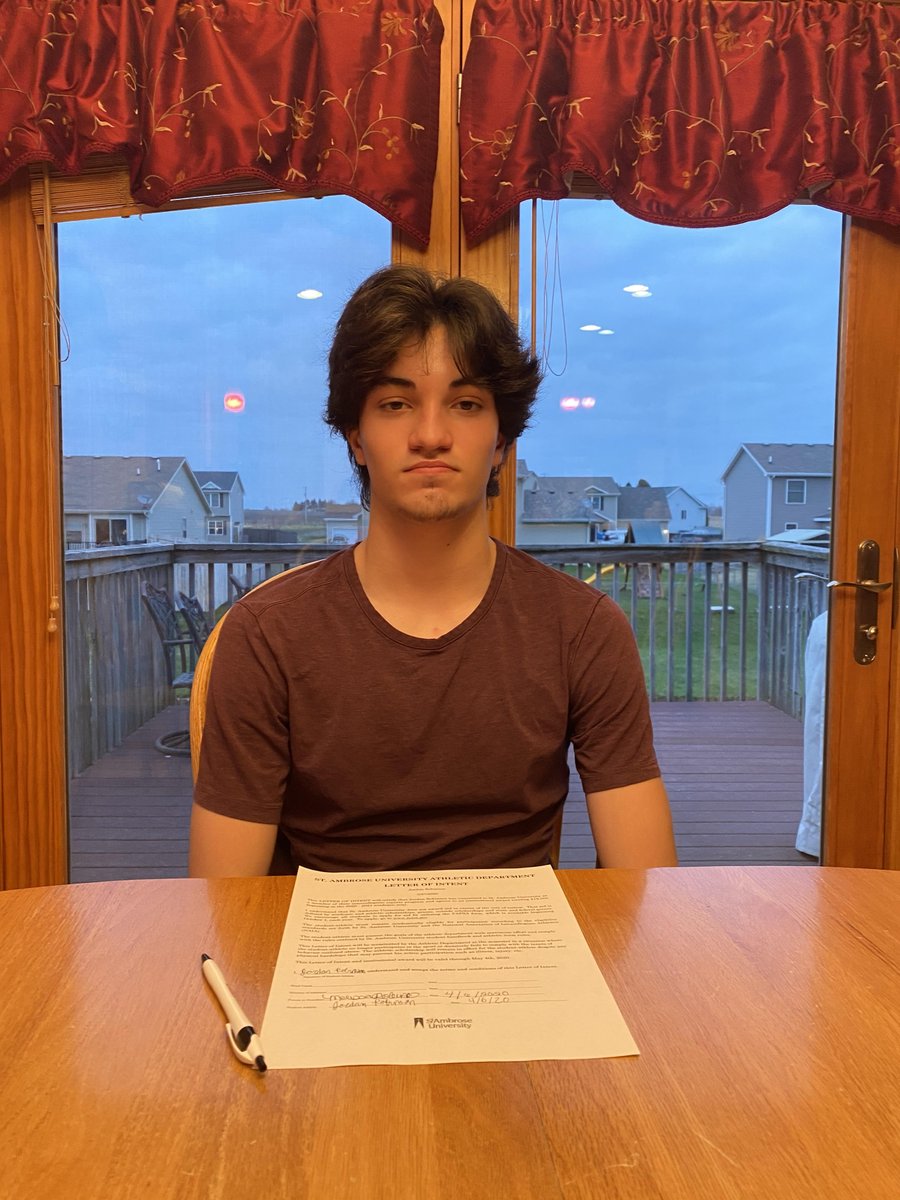 SAU_Esports's tweet photo. Announcing the newest addition to the #FightingBees Esports Program, Jordan 'Zuias' Robinson!

Jordan will be joining the SAU Esports Fortnite roster for the Fall 2020 semester!

You can follow Jordan on Instagram @ zuiass or Jordan.robinson_ !

#BuzzUp #BringTheSting https://t.co/WRTv3lWQ9J