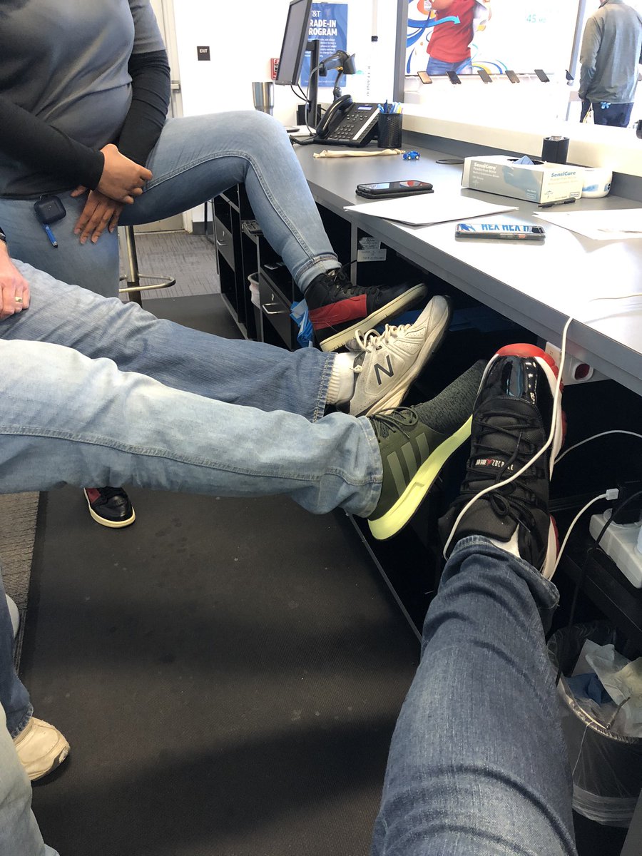 Everything from air monarch to air Jordan #sneakergamecrazy #LifeAtATT #Sneakerchallenge #shoegaze #unstOHPAble #Frontliners <a href="/thEgyptianpharo/">Omar Mohamed</a> <a href="/_teamPOWer/">DB</a> <a href="/bobmitro/">bob mitro</a> @AttSanna