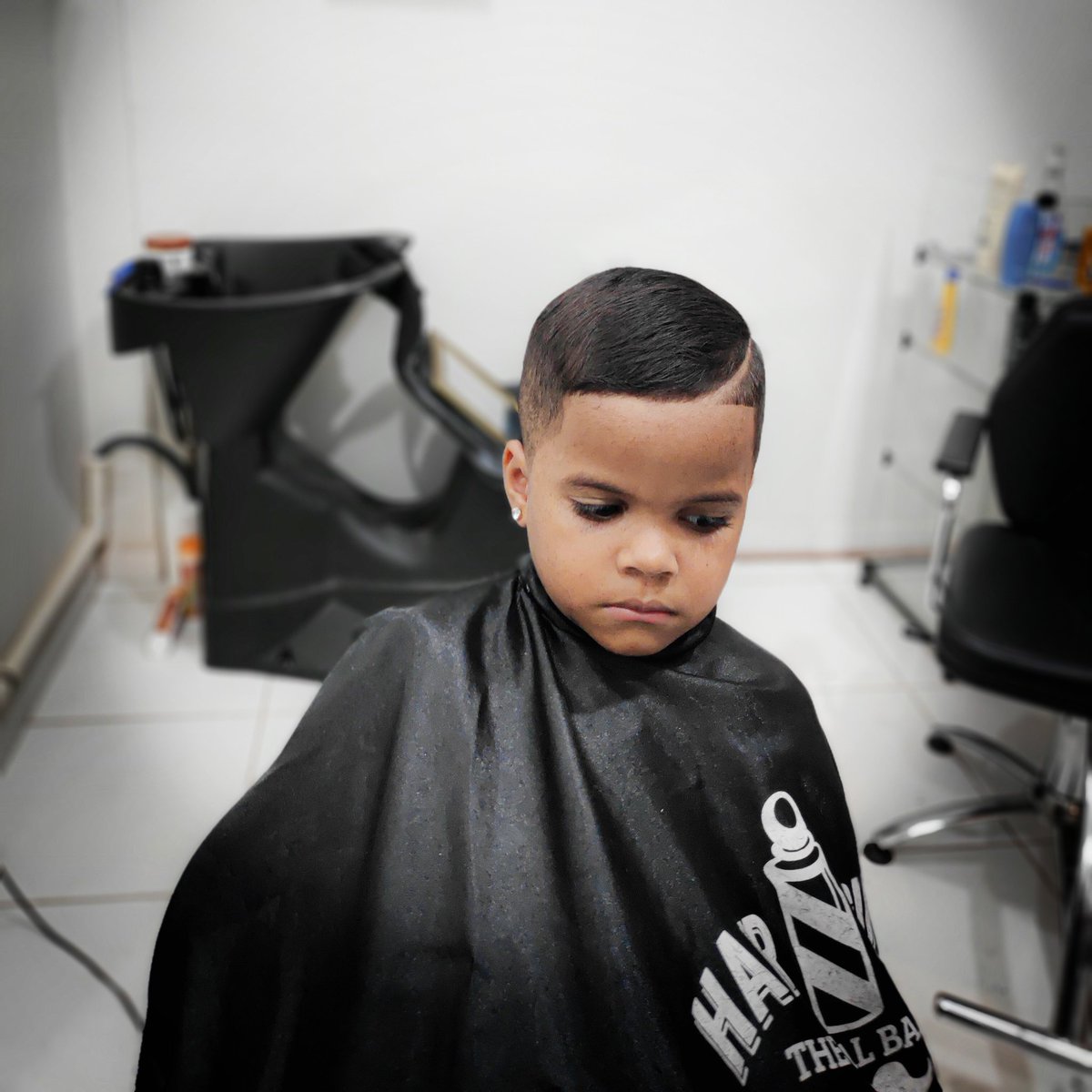 ruyther's tweet photo. Pure style . 😎🔥
.
.
.
#inspiração #barbershop #barbearias #barbeiromoderno #newschool #top #crianças #show #barbeiroprofissional #barbeariamoderna  #fadeclean #acailandia #whallbrasil #TikTok #detalhes #sigilo  #itz #paz #liberdade #chavao #chave #barbeiros #degradê #hiphop https://t.co/DdmFpQxXL2