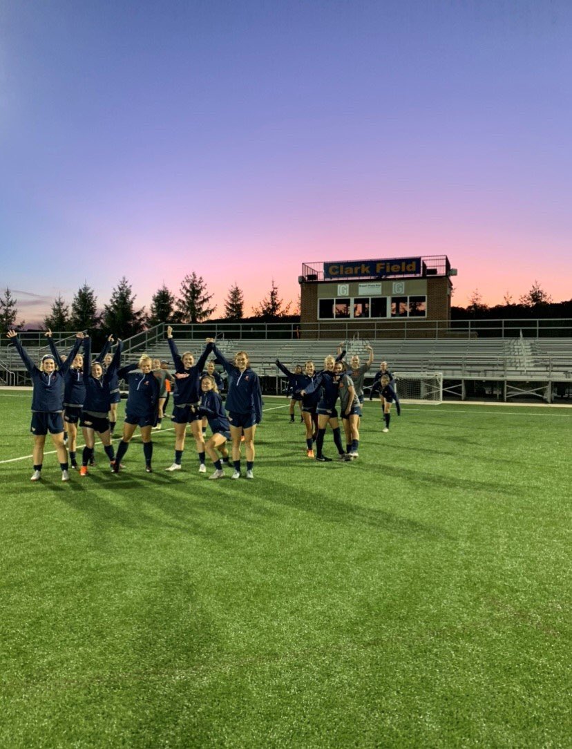 gburgbullets's tweet photo. When student-athletes come to Gettysburg, they gain additional family members for life!💙🧡 @GburgMBB #BulletsWSOC @GburgWBB #BulletsTRACK #whyd3 #D3Week #NCAAD3 #family #CCD3Week https://t.co/voTv6tFSxz