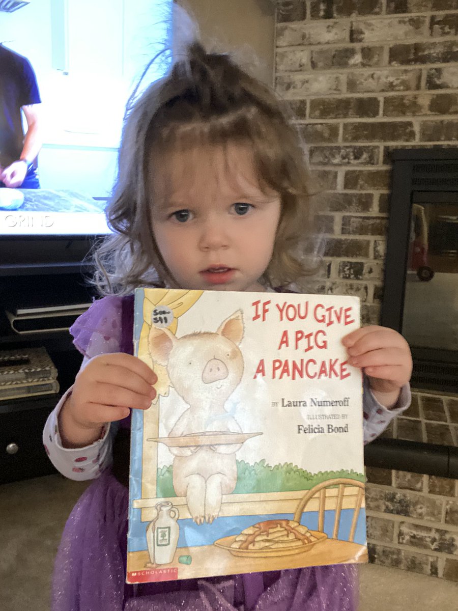 mrsenzweilerBES's tweet photo. #BESselfie Addison’s favorite book time choice! @zacharywashley @BrummerTonya https://t.co/JSEQtqXUWx
