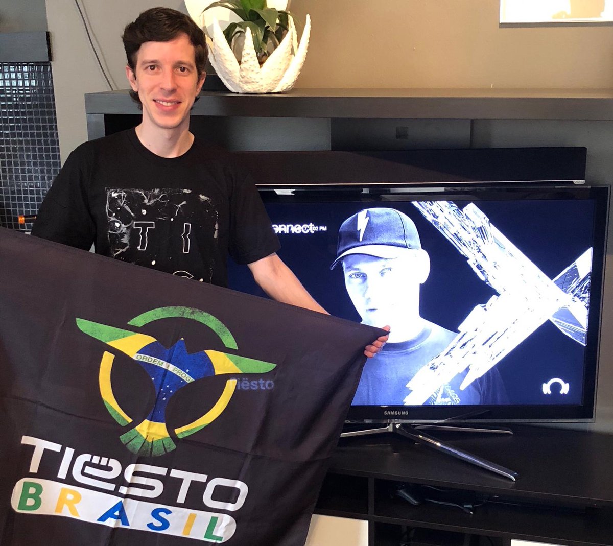 TiestoBrazil's tweet photo. We are already waiting for you! @tiesto🙌🇧🇷 #GlobalReConnect https://t.co/IpsW9lWrnf