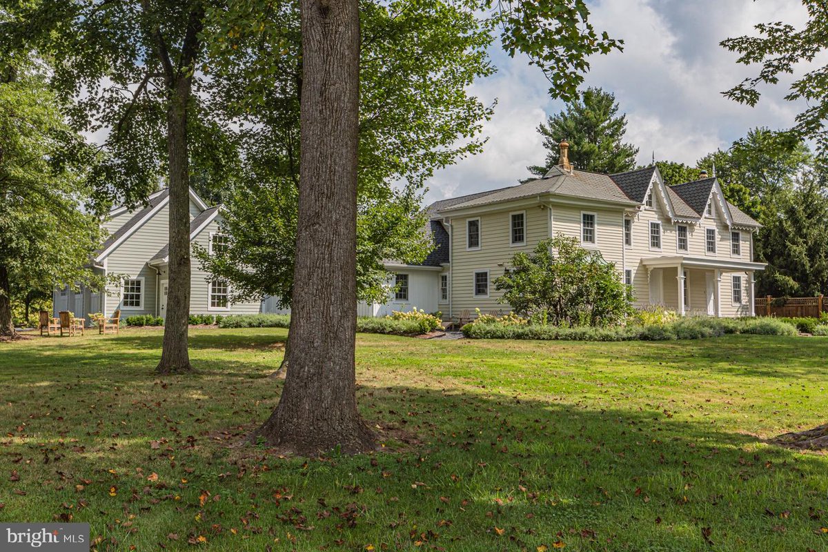 HomeWithHalli's tweet photo. Check out my #listing in #NewHope #PA  #realestate #realtor https://t.co/oRc5BH8syj https://t.co/IUBm8LFNv5