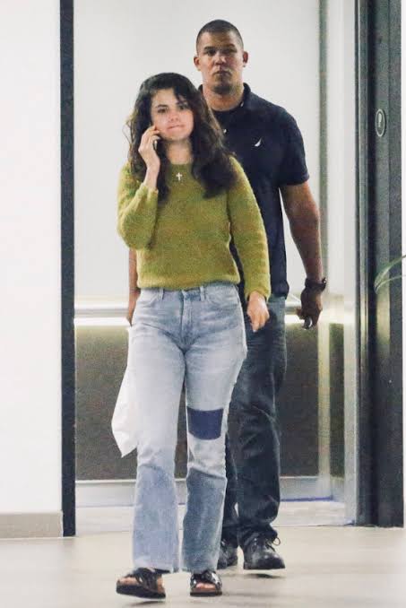 alanlopezsg's tweet photo. Como saben Demi, la Heroína del pop estuvo en rehabilitación por una sobredosis, Selena como buena amiga fue a verla y estuvo con ella https://t.co/poqJYqlPib