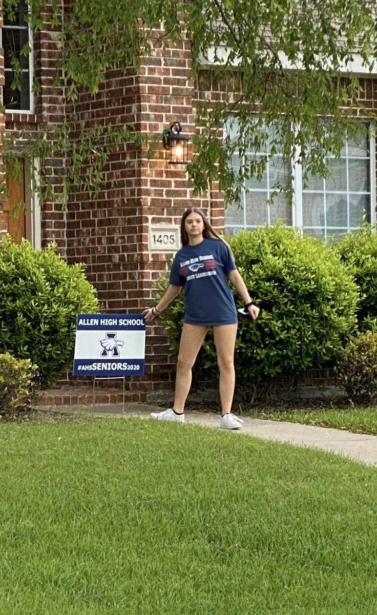 AHS_CoachO's tweet photo. Had a blast delivering sr signs w/@AOlchak this morning to some of our @AllenHS_Eagles seniors! #EagleFam #Ahsseniors2020 https://t.co/PYt9ZG2fYl