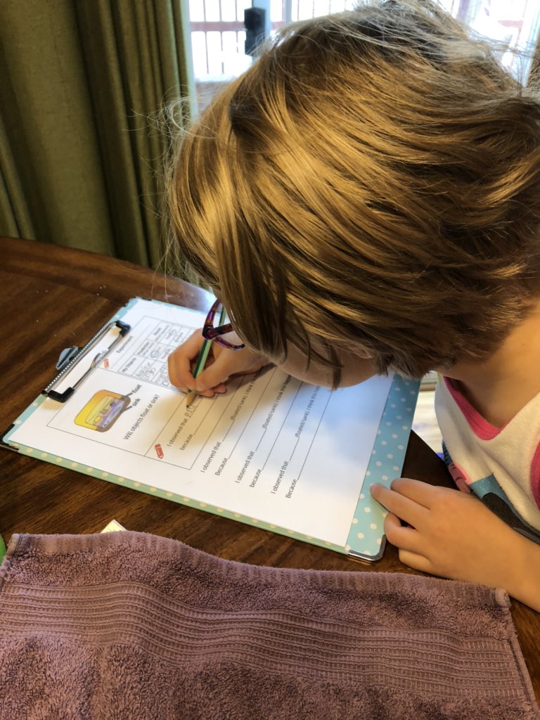 amy_r_whitehead's tweet image. This @KenwoodElementa @JCPSKY girl has been working so hard the last 2 weeks. It’s been an adjustment for sure. Today she did an experiment that blew her mind. #sinkorfloat  #WeAreJCPSAtHome #MyNTIKy @JillHandleyKES @crume_jamie