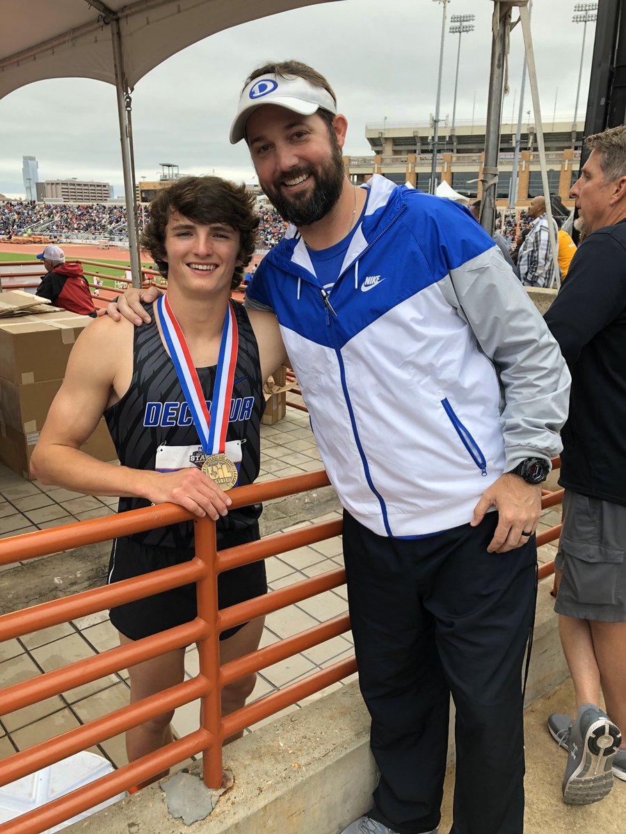 tristontread's tweet photo. If I would’ve known on March 12th at Aledo High School that it was the last time I’d ever run with my brothers, I would’ve cherished that day a little more. Thank y’all for everything.💙 #CHIout https://t.co/IZ4Nn65th5