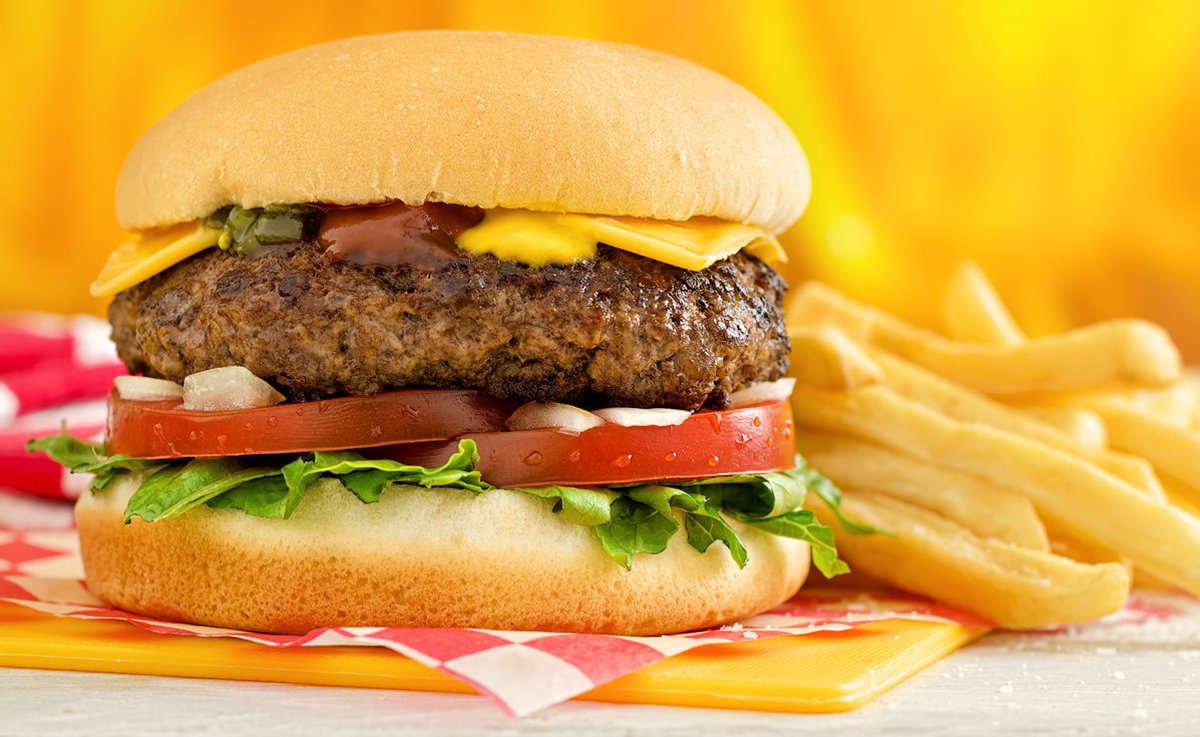 TheDownUnderBar's tweet photo. Tonight get out best selling and famous sandwich.  Our 1/2 lb burger with fries 8.95  Add-ons extra.  Get a beer or a cocktail to go. https://t.co/cWgpxOZdOI