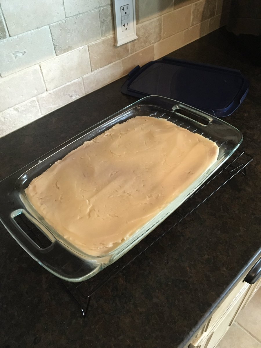 BlakeTStringer's tweet photo. Nap time means it's time to Bake and Smoke things! Shelb made some Banana Bread Brownies and I smoked some Bacon and Burgers! https://t.co/zVrSiQKum7