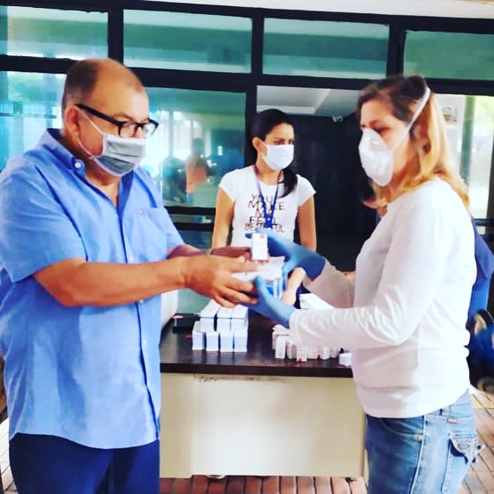 laidygomezf's tweet photo. #17Abr @GobiernoTachira atiende prioridades en cuarentena #COVID19 padres de niños del programa Guerreros Azules, reciben dotación de insulina en @Corposalud_tach mediante el programa CAREMT coordinado con @MPPSalud interesados deben inscribirse en el ambulatorio más cercano. https://t.co/WLBSS2nK2A