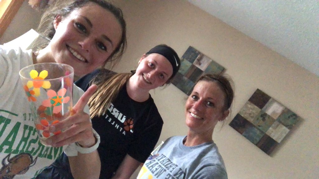 ShellieSemler's tweet photo. After 5 1/2 hours on Zoom, I needed to MOVE! Sweat Intervals (Insanity Max 30) was ROUGH! Say a prayer that I can do 57 more days of this!! 😅💪🏼#beachbody #ShawnT https://t.co/DLUZo8IFCu