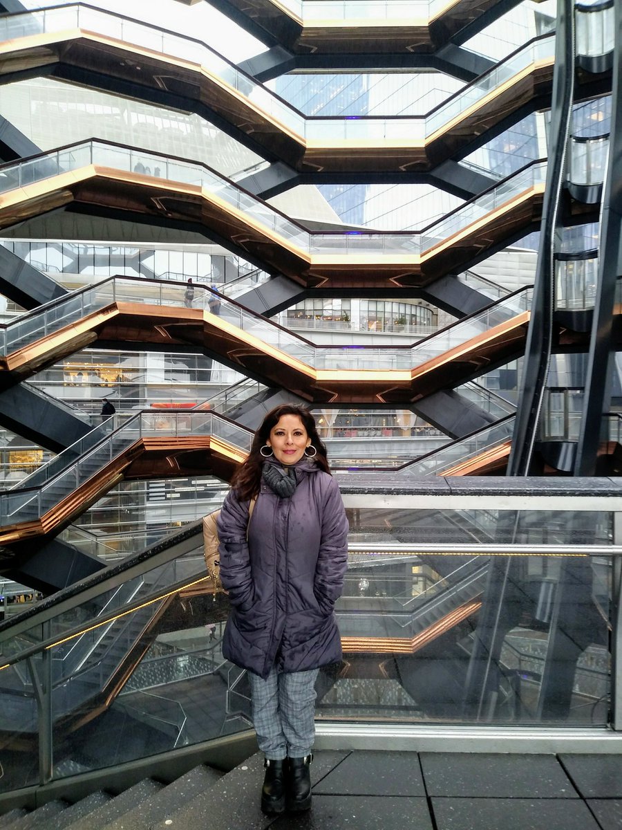 marielanqui's tweet photo. Recuerdos de #NewYork 🇺🇸 CUMPLE de @aranda_rr 🎂: Jue 13 de FEBRERO, 2020. 1) En THE SHOPS &amp; THE RESTAURANTS AT HUDSON YARDS. 2) En el VESSEL. 3) En GRAND CENTRAL TERMINAL. 4) Saliendo de ver la obra ROCK OF AGES del teatro off-Broadway NEW WORLD STAGES #NewYorkCity #HudsonYards https://t.co/hGDLrOMuao