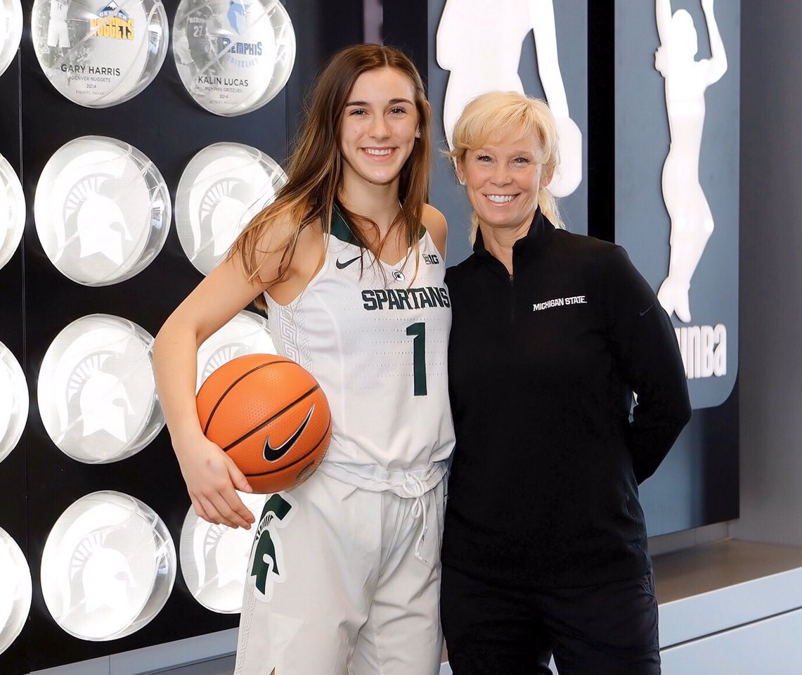 abbeykimball27's tweet photo. #verballycommitted!!! 💚💚@MSU_WBasketball @SuzyMerchant @CoachFantan @Coach_Lockwood @kristinhaynie @M_B_A_Bball @gr_wcwbb https://t.co/Lja382nFe7