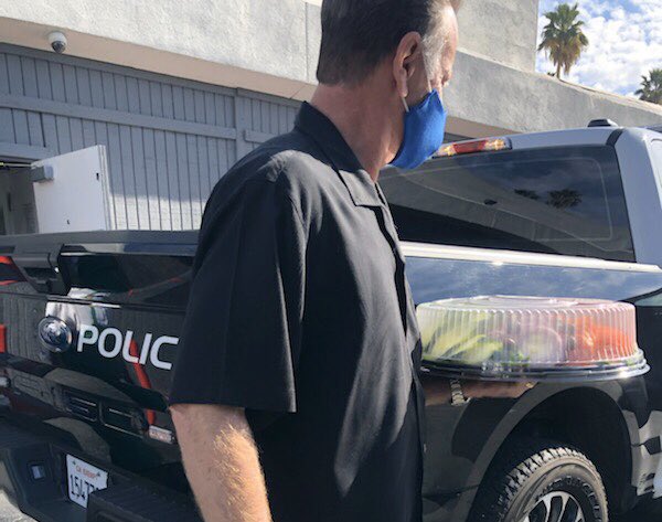 PalmSpringsPOA's tweet photo. Thank you to the entire staff of the Desert Regional Medical Center.  Palm Springs Police Officers Association members and Sam Harris, owner of Sherman’s Deli drops off lunch today and will be back tonight to serve the night shift. #pspoa #shermansdeli #drmc https://t.co/KFVoxxO4vt