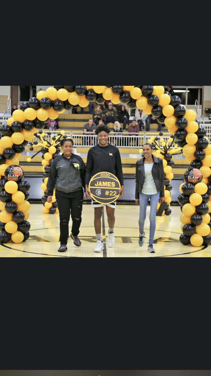 JamesEubanks_21's tweet photo. I would like to say thank you to all my family, coaches and teammates for the past four years of high school and memories. After a long thinking process , I am 100% committed to La Roche to continue my academic and basketball career!!! ⚫️🔴

@CoachCarLRC @MontourHoops https://t.co/PiRnZhxtnl