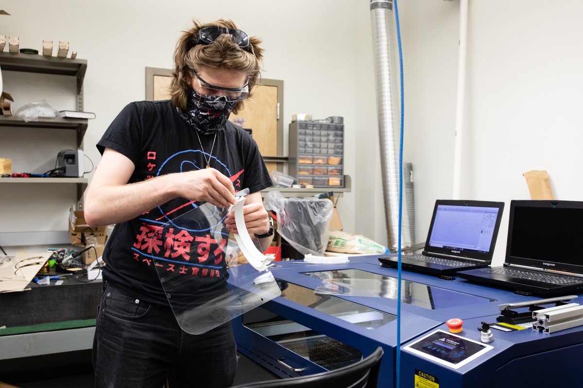 virginia_tech's tweet image. With infection control approvals in place for the face shield design, #VirginiaTech faculty, students, &amp;amp; staff are ramping up production &amp;amp; recruiting volunteers with the at-home capacity &amp;amp; resources to help fight #COVID19. 

Learn more 👉 bit.ly/vtppevolunteers