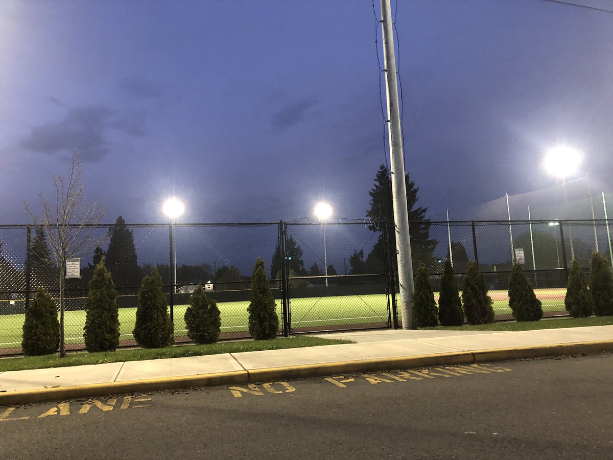 Trojan_Baseball's tweet photo. Shining bright for our seniors! Class of 2020 we’re thinking of you! @BHanson0126 @JilbertEvan @ trae’von Menster @homerunrhett https://t.co/97YUjuOZ32