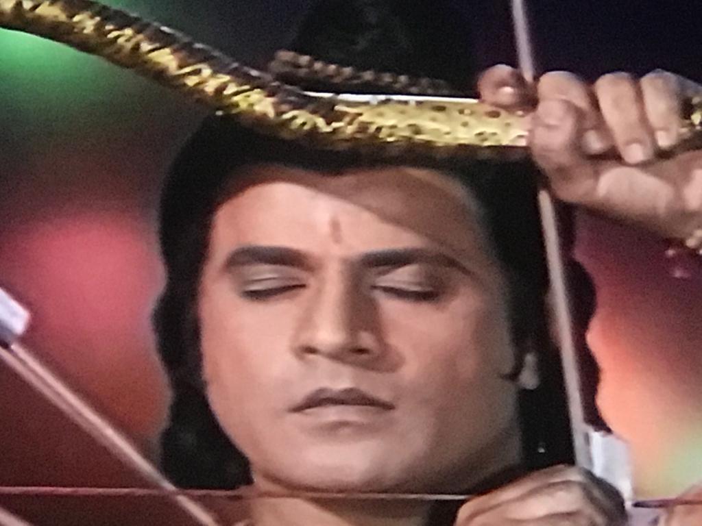 BjpSarojini's tweet photo. अंतिम चरण -“राम”-“रावण” युद्ध का ,-एक धर्म रथ पर ,एक पाप रथ पर —
रावण मरते- मरते बोल गया - श्रीराम -श्रीराम
#जयश्रीराम https://t.co/FDwvyKXRf1