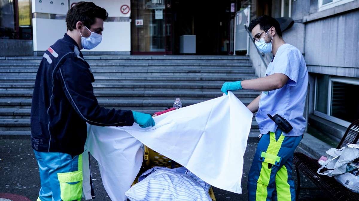 EP_Mundo's tweet photo. ● ¡Escalofriante! Una pila de muertos aparecen en un hogar de ancianos https://t.co/Yj2PWkH0hG https://t.co/5ABcfI1S5j