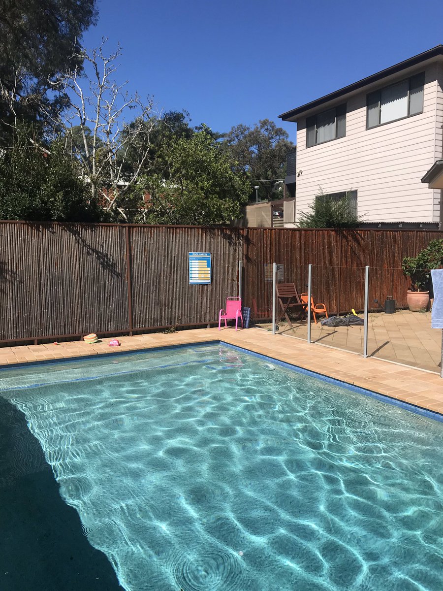 alicejw3's tweet photo. If anyone has any tips for bungee swimming please let me know - thanks #swim #backyard #pool #staticswim https://t.co/sxwKromaON