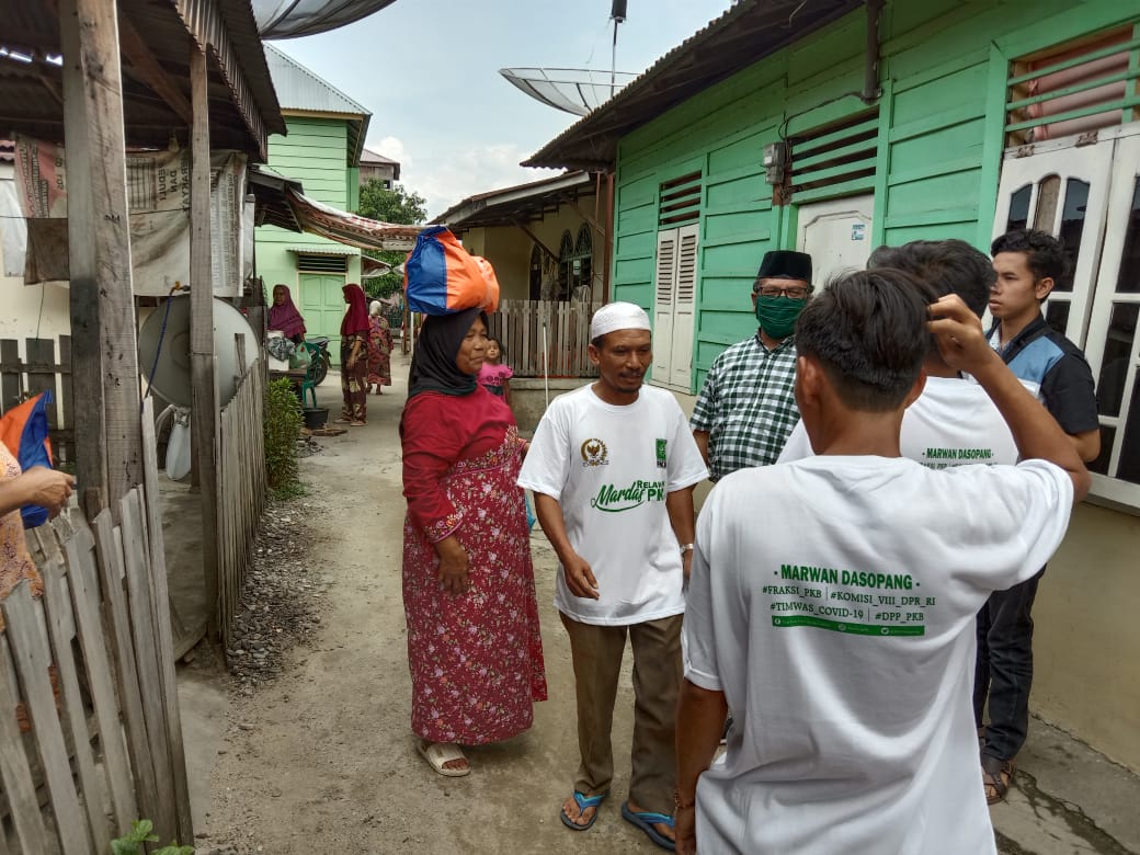 Marwan_Dasopang's tweet photo. #PadangLawas
Bantuan 1000 Paket Sembako @BNPB_Indonesia Dimuai dari Kabupaten Mandailing Natal.
@cakimiNOW @EmHasanuddin @FraksiPKB @DPP_PKB @CucunA44 @KangFathanNow
#LawanCoronaVirus #Bekerjasama #GotongRoyong #IndonesiaSehat #Sumut2 #Komisi8 #DaruratCovid19 https://t.co/7w1n3NMvl3